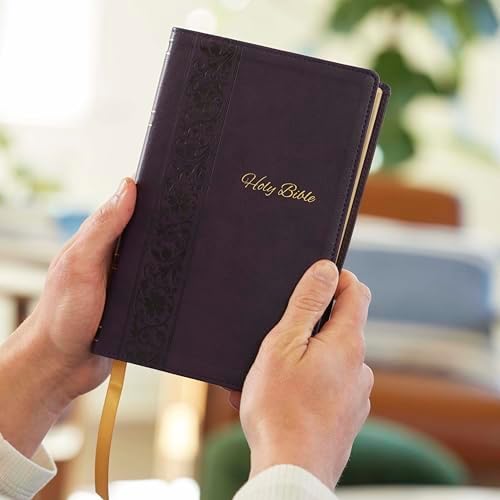 NKJV Bible: Personal Size Giant Print, Purple Leathersoft, Holy Bible, Red Letter, Comfort Print: New King James Version by Thomas Nelson