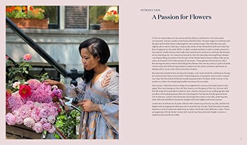 A Sweet Floral Life: Romantic Arrangements for Fresh and Sugar Flowers [A Floral Décor Book] by Natasja Sadi