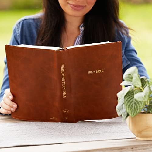 NKJV, Foundation Study Bible, Large Print, Leathersoft, Brown, Red Letter, Thumb Indexed, Comfort Print: Holy Bible, New King James Version by Thomas Nelson