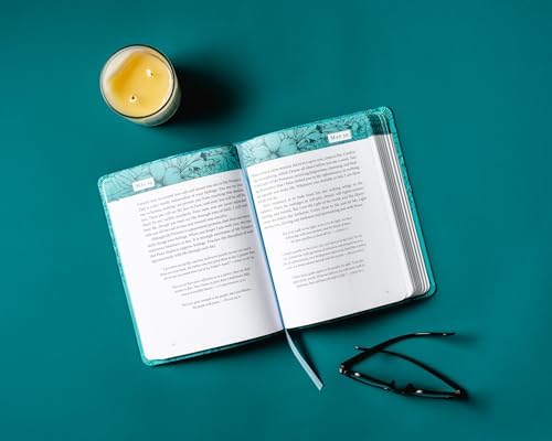 Jesus Calling, Large Text Teal Leathersoft, with Full Scriptures: Enjoying Peace in His Presence (A 365-Day Devotional) by Sarah Young