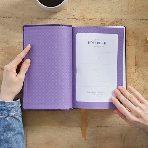 NKJV Bible: Personal Size Giant Print, Purple Leathersoft, Holy Bible, Red Letter, Comfort Print: New King James Version by Thomas Nelson
