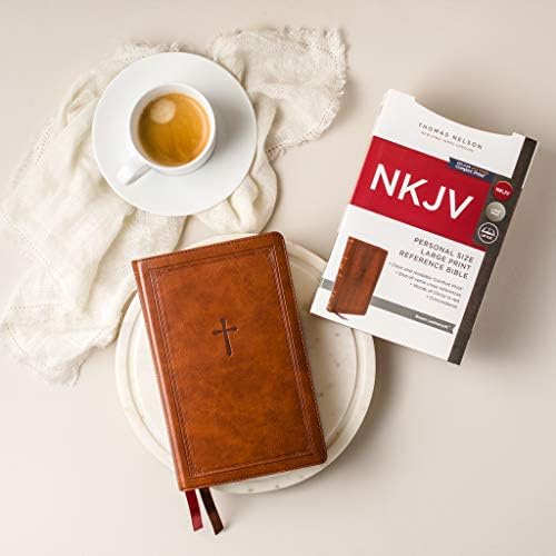 NKJV, End-of-Verse Reference Bible, Personal Size Large Print, Leathersoft, Brown, Red Letter, Comfort Print: Holy Bible, New King James Version by Thomas Nelson