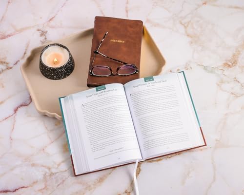 The Bible Revealed: A 365-Day Guided Journey Through God's Word (A Daily Devotional) by Philip Yancey