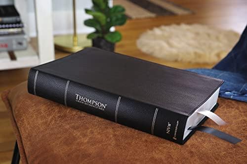 NIV, Thompson Chain-Reference Bible, Large Print, Bonded Leather, Black, Red Letter, Comfort Print by Zondervan