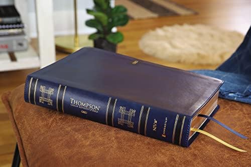 NIV, Thompson Chain-Reference Bible, Large Print, Leathersoft, Navy, Red Letter, Comfort Print by Zondervan