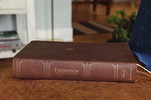 NKJV, Thompson Chain-Reference Bible, Large Print, Leathersoft, Brown, Red Letter, Comfort Print by Zondervan