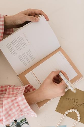 Dear Future Husband Prayer Journal: A Journaling Devotional for Christian Women Who Are Single, Dating, or Engaged to Prepare for Their Future Marriage by Christian Bevere