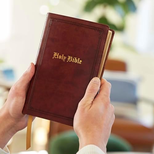 NKJV Bible: Personal Size Giant Print, Brown Leathersoft, Holy Bible, Red Letter, Comfort Print: New King James Version by Thomas Nelson