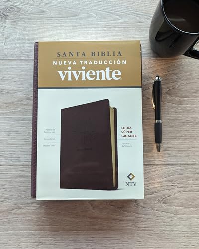 Santa Biblia NTV, letra súper gigante (SentiPiel, Café oscuro , Letra Roja) (Spanish Edition) by Tyndale
