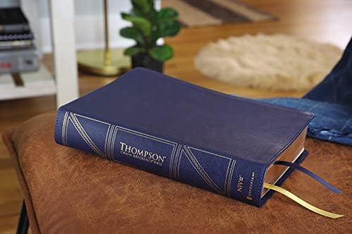 NIV, Thompson Chain-Reference Bible, Leathersoft, Navy, Thumb Indexed, Red Letter, Comfort Print by Zondervan