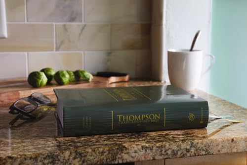 ESV, Thompson Chain-Reference Bible, Hardcover, Green, Red Letter by Zondervan