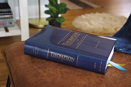 NIV, Thompson Chain-Reference Bible, Hardcover, Navy, Red Letter, Comfort Print by Zondervan