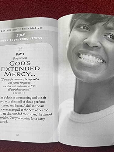 Women of Color Daily Devotional SUMMER Edition by Editors at Urban Spirit! Publishing and Media Company