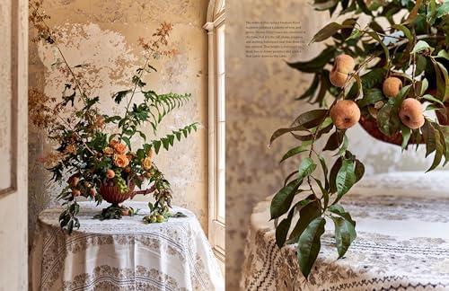 Home in Bloom: Lessons for Creating Floral Beauty in Every Room by Ariella Chezar