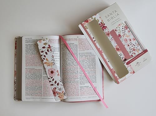 Biblia Reina Valera 1960 letra grande. Piel rosada con flores, tamaño manual / Spanish Bible RVR 1960 Large Print. Imitation Pink Leather With Flowers (Spanish Edition) by Reina Valera Revisada 1960