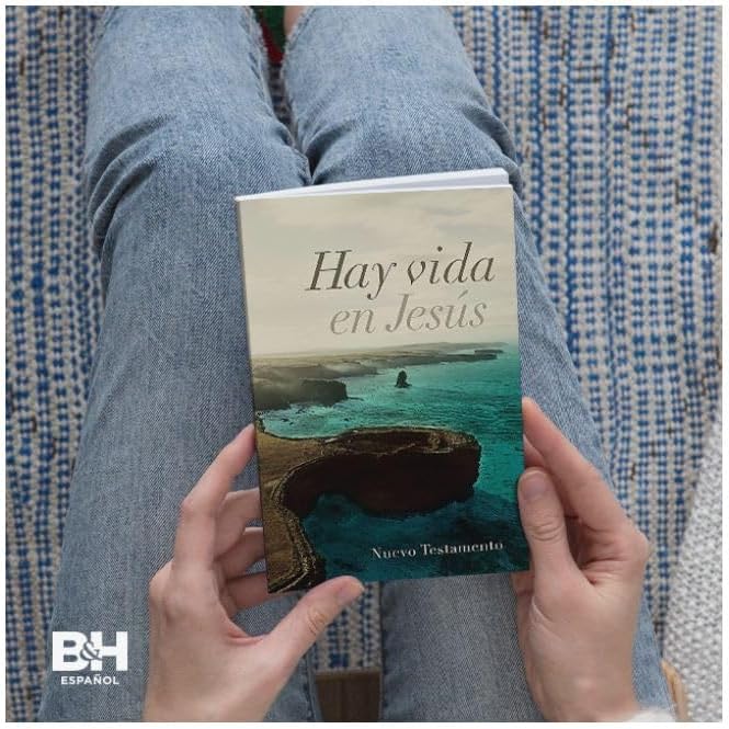 Nuevo Testamento Hay Vida En Jesus, Rvr 1960 by B&H Español Editorial Staff