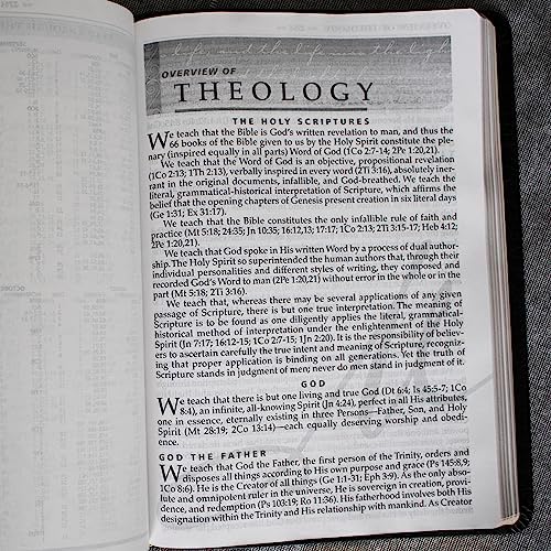 NASB MacArthur Study Bible by Thomas Nelson