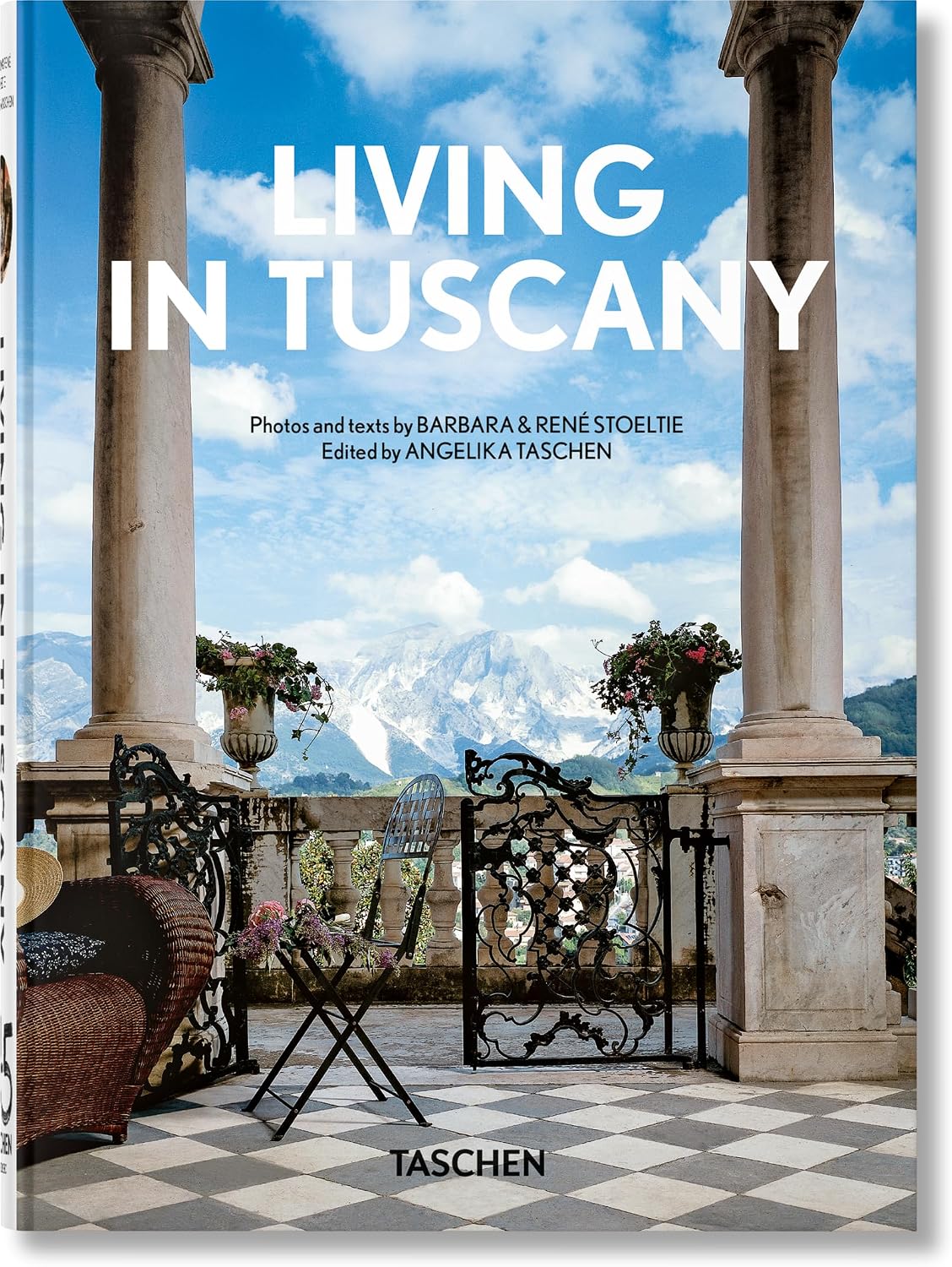 Living in Tuscany. 45th Ed. (45th Edition) (Multilingual Edition) by Barbara Ren� Stoeltie