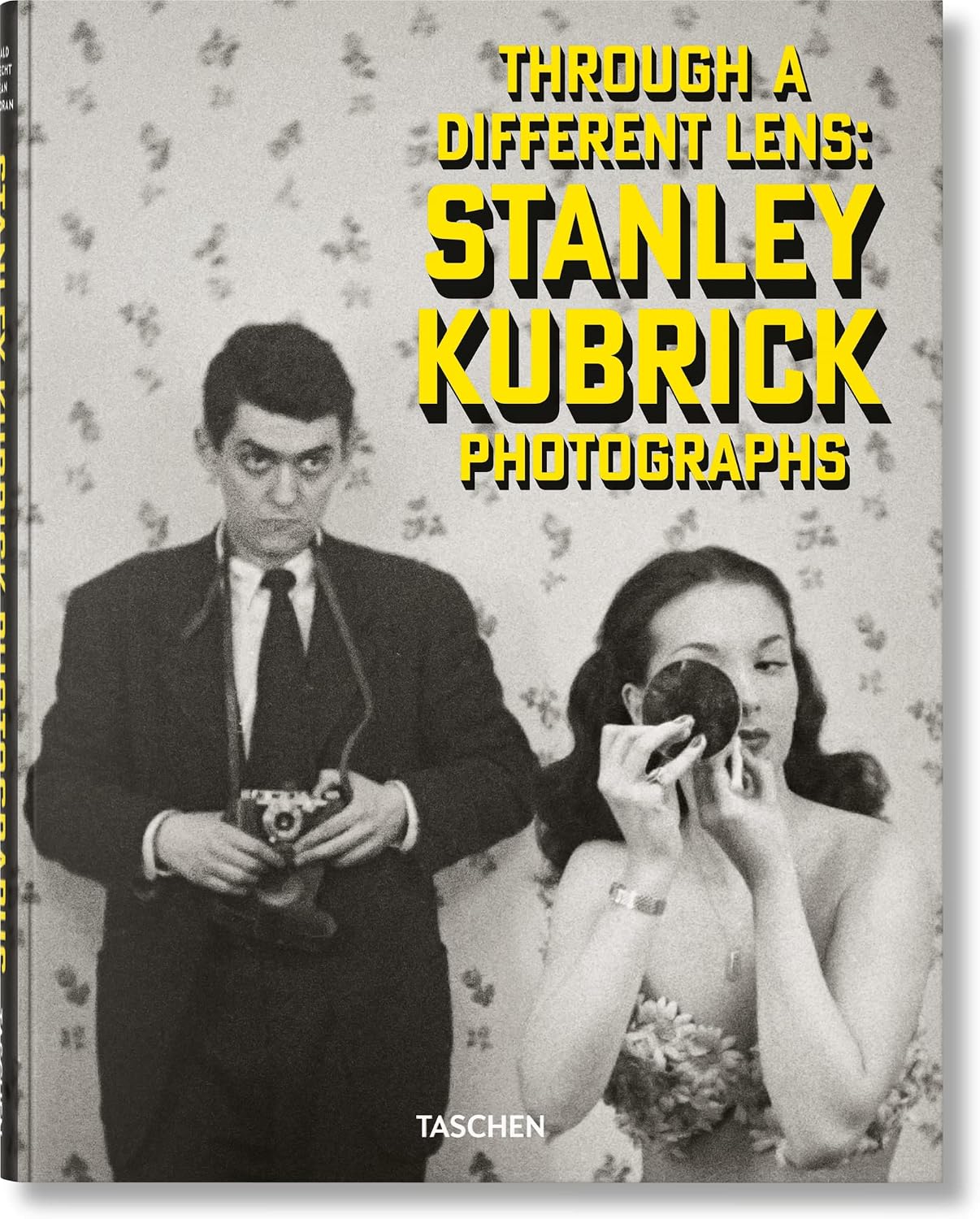 Stanley Kubrick Photographs. Through a Different Lens (Sourcebook) (Multilingual Edition) by Stanley Kubrick