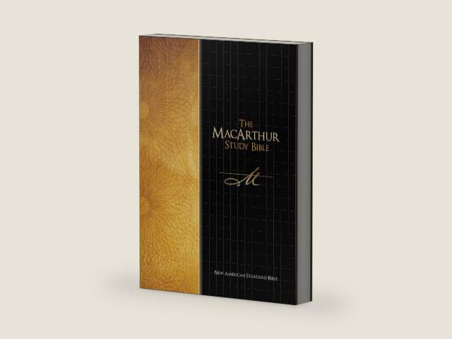The Macarthur Study Bible: New American Standard Bible by John MacArthur | barcode:9780529122506 | source:'9780529122506-right-three-quarter.jpg