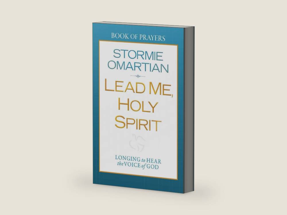 Lead Me, Holy Spirit Book of Prayers: Longing to Hear the Voice of God by Stormie Omartian | barcode:9780736947794 | source:'9780736947794-right-three-quarter.jpg