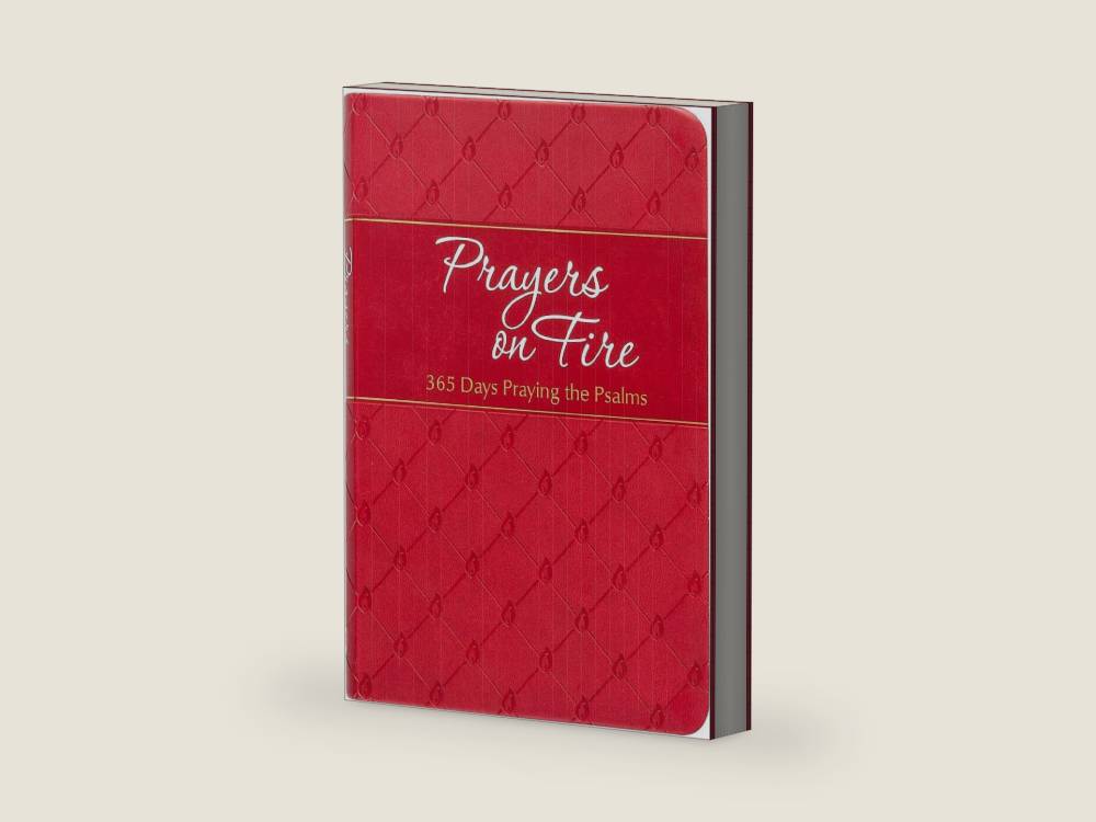 Prayers on Fire: 365 Days Praying the Psalms (The Passion Translation, Imitation Leather) – Daily Prayers Inspired by the Book of Psalms, Perfect Gift for Confirmation, Christmas, and More by Brian Simmons | barcode:9781424553891 | source:'9781424553891-right-three-quarter.jpg