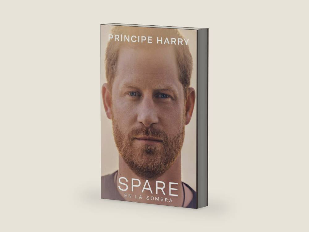 Spare: En la sombra (Spanish Edition) by Prince Harry The Duke of Sussex [Paperback,2023] Language: Spanish by Prince Harry The Duke of Sussex | barcode:9781644737651 | source:'9781644737651-right-three-quarter.jpg