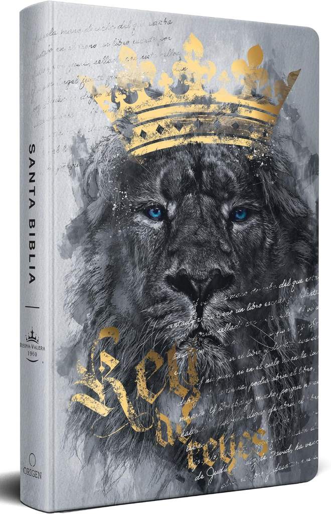 Biblia RVR60 letra grande tamaño manual, tapa dura León Rey de Reyes / Spanish Bible RVR60 Handy Size Large Print Hardcover Lion King of Kings (Spanish Edition) by Reina Valera Revisada 1960 | barcode:9781644737781 | source:'9781644737781.jpg
