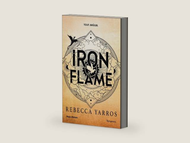 Iron Flame - Version française: The Empyrean Tome 2 (French Edition) by Rebecca Yarros | barcode:9782755673098 | source:'9782755673098-right-three-quarter.jpg