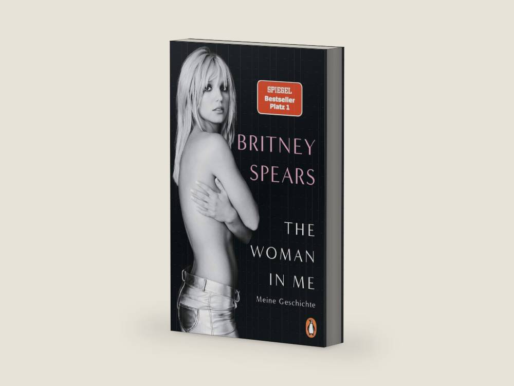 The Woman in Me by Britney Spears | barcode:9783328602972 | source:'9783328602972-right-three-quarter.jpg