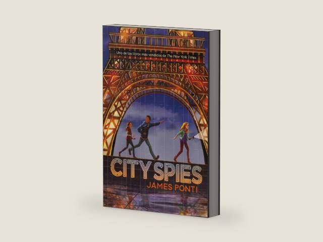 City Spies (Spanish Edition) by James Ponti | barcode:9788419004048 | source:'9788419004048-right-three-quarter.jpg