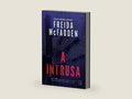 A Intrusa (Portuguese Edition) by Freida McFadden | barcode:9788501925282 | source:'9788501925282-right-three-quarter.jpg