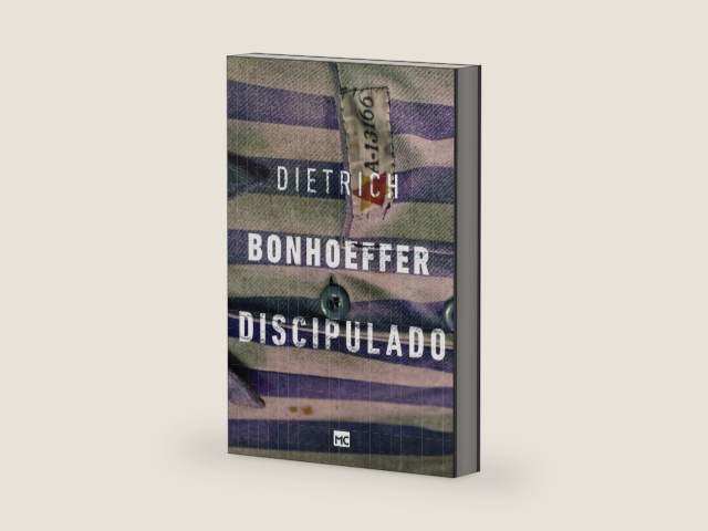 Discipulado (Portuguese Edition) by Dietrich Bonhoeffer | barcode:9788543301198 | source:'9788543301198-right-three-quarter.jpg
