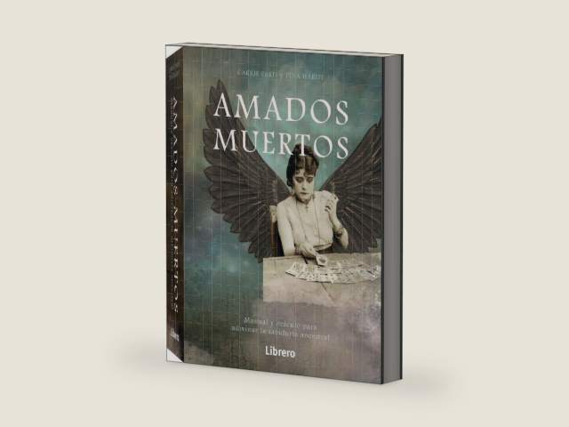 AMADOS MUERTOS: MANUAL Y ORACULO PARA ADIVINAR LA SABIDURIA ANCESTRAL by CARRIE PARIS | barcode:9789464992359 | source:'9789464992359-right-three-quarter.jpg